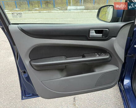 Синий Форд Фокус, объемом двигателя 1.6 л и пробегом 231 тыс. км за 4700 $, фото 8 на Automoto.ua