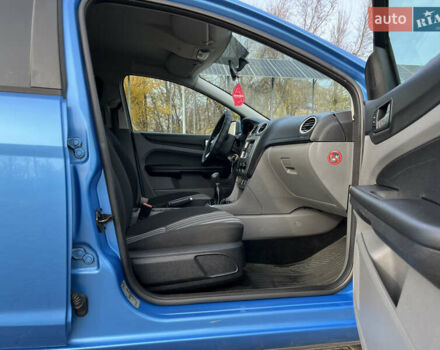 Синий Форд Фокус, объемом двигателя 1.6 л и пробегом 199 тыс. км за 6399 $, фото 29 на Automoto.ua