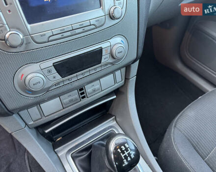 Синий Форд Фокус, объемом двигателя 1.8 л и пробегом 236 тыс. км за 5300 $, фото 11 на Automoto.ua