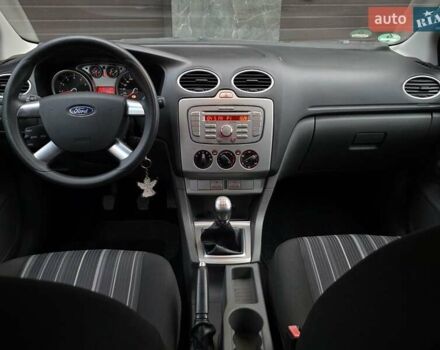 Синий Форд Фокус, объемом двигателя 1.6 л и пробегом 169 тыс. км за 5350 $, фото 26 на Automoto.ua