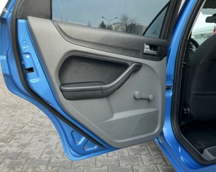 Синий Форд Фокус, объемом двигателя 1.6 л и пробегом 199 тыс. км за 6399 $, фото 11 на Automoto.ua