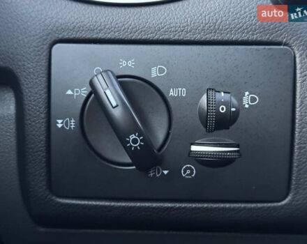 Синій Форд Фокус, об'ємом двигуна 1.6 л та пробігом 197 тис. км за 5999 $, фото 39 на Automoto.ua