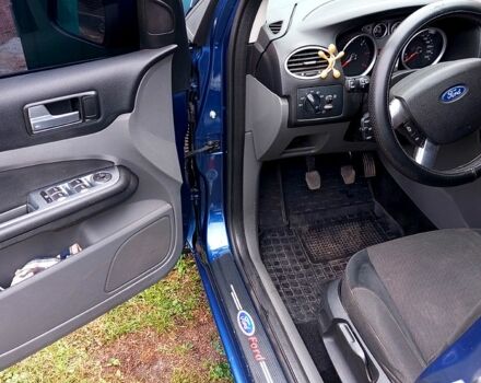 Синій Форд Фокус, об'ємом двигуна 1.6 л та пробігом 307 тис. км за 5500 $, фото 4 на Automoto.ua