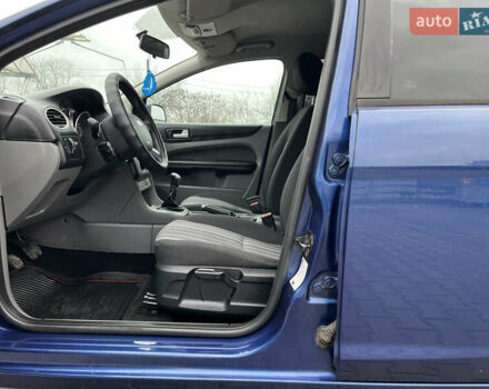 Синій Форд Фокус, об'ємом двигуна 1.6 л та пробігом 210 тис. км за 6299 $, фото 17 на Automoto.ua