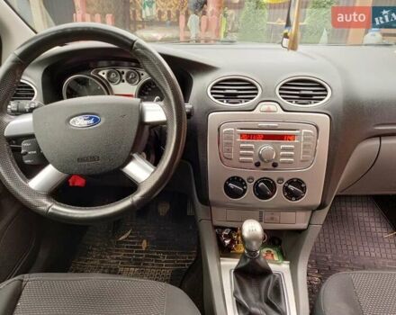 Синий Форд Фокус, объемом двигателя 1.6 л и пробегом 247 тыс. км за 6000 $, фото 2 на Automoto.ua