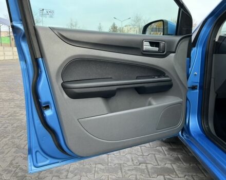 Синий Форд Фокус, объемом двигателя 1.6 л и пробегом 199 тыс. км за 6399 $, фото 9 на Automoto.ua