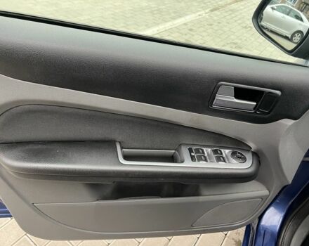 Синий Форд Фокус, объемом двигателя 2 л и пробегом 300 тыс. км за 2700 $, фото 7 на Automoto.ua