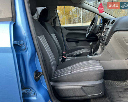 Синий Форд Фокус, объемом двигателя 1.6 л и пробегом 199 тыс. км за 6399 $, фото 30 на Automoto.ua