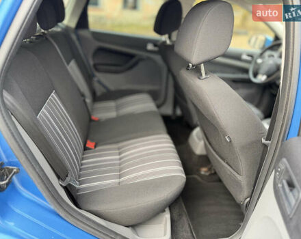 Синий Форд Фокус, объемом двигателя 1.6 л и пробегом 211 тыс. км за 4950 $, фото 27 на Automoto.ua