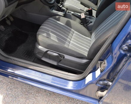 Синий Форд Фокус, объемом двигателя 1.56 л и пробегом 281 тыс. км за 4950 $, фото 7 на Automoto.ua