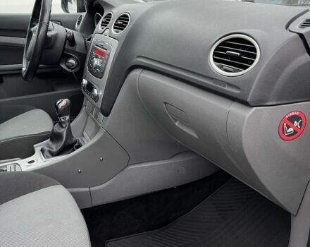 Синій Форд Фокус, об'ємом двигуна 1.8 л та пробігом 300 тис. км за 5100 $, фото 14 на Automoto.ua