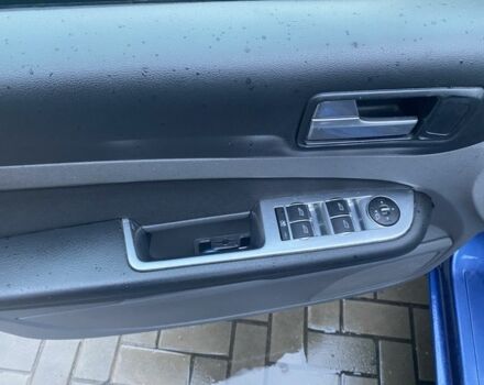 Синій Форд Фокус, об'ємом двигуна 1.6 л та пробігом 243 тис. км за 4950 $, фото 5 на Automoto.ua