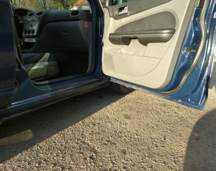 Синий Форд Фокус, объемом двигателя 1.6 л и пробегом 236 тыс. км за 5300 $, фото 6 на Automoto.ua