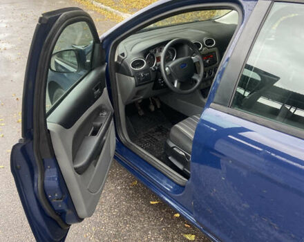 Синий Форд Фокус, объемом двигателя 1.6 л и пробегом 223 тыс. км за 6000 $, фото 2 на Automoto.ua