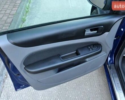 Синий Форд Фокус, объемом двигателя 1.6 л и пробегом 188 тыс. км за 6300 $, фото 13 на Automoto.ua