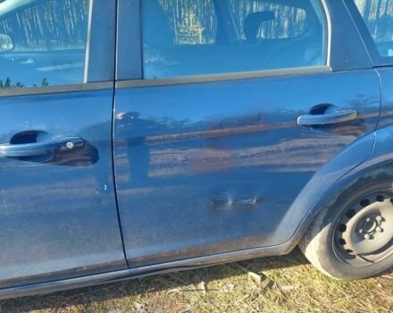 Синий Форд Фокус, объемом двигателя 1.6 л и пробегом 334 тыс. км за 5600 $, фото 4 на Automoto.ua