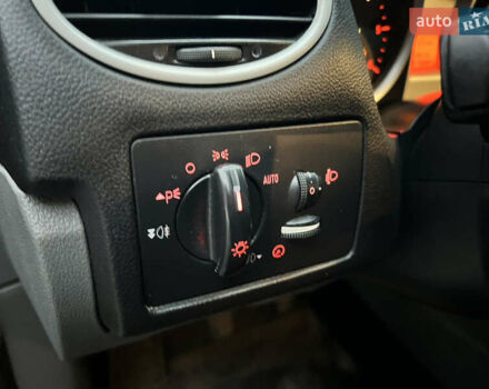 Синій Форд Фокус, об'ємом двигуна 1.56 л та пробігом 241 тис. км за 6599 $, фото 9 на Automoto.ua