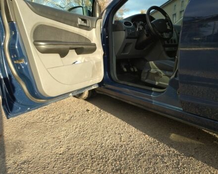 Синий Форд Фокус, объемом двигателя 1.6 л и пробегом 236 тыс. км за 5300 $, фото 4 на Automoto.ua