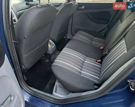 Синій Форд Фокус, об'ємом двигуна 1.6 л та пробігом 318 тис. км за 5200 $, фото 12 на Automoto.ua