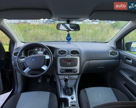 Синій Форд Фокус, об'ємом двигуна 1.8 л та пробігом 228 тис. км за 5950 $, фото 6 на Automoto.ua