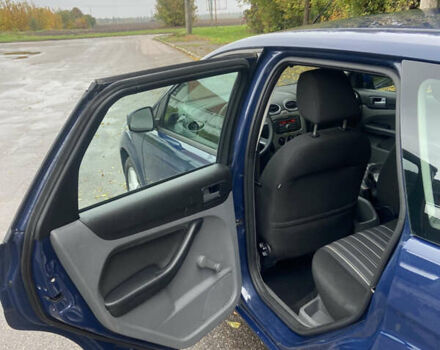 Синий Форд Фокус, объемом двигателя 1.6 л и пробегом 223 тыс. км за 6000 $, фото 3 на Automoto.ua