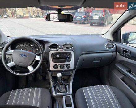 Синий Форд Фокус, объемом двигателя 1.6 л и пробегом 240 тыс. км за 4800 $, фото 5 на Automoto.ua