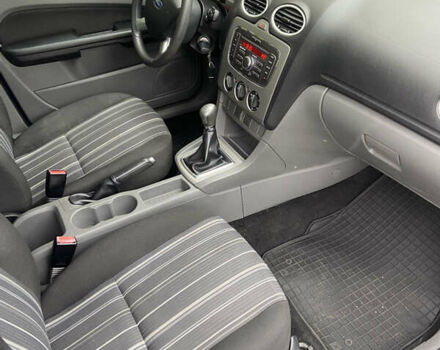 Синий Форд Фокус, объемом двигателя 1.6 л и пробегом 223 тыс. км за 6000 $, фото 13 на Automoto.ua