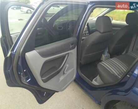 Синий Форд Фокус, объемом двигателя 1.6 л и пробегом 269 тыс. км за 5500 $, фото 14 на Automoto.ua