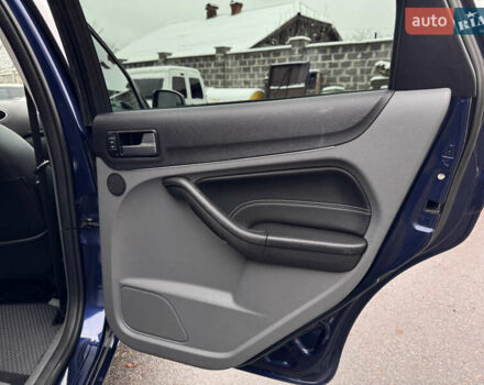 Синий Форд Фокус, объемом двигателя 1.6 л и пробегом 200 тыс. км за 7200 $, фото 18 на Automoto.ua