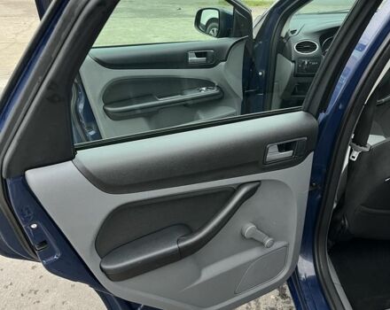 Синій Форд Фокус, об'ємом двигуна 1.8 л та пробігом 300 тис. км за 5100 $, фото 19 на Automoto.ua