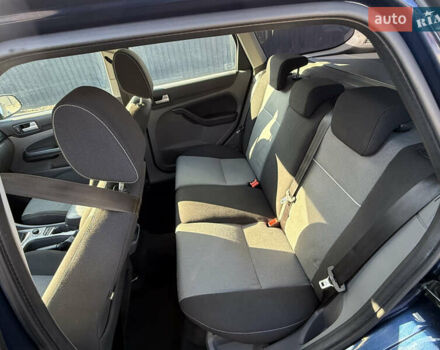 Синій Форд Фокус, об'ємом двигуна 1.8 л та пробігом 228 тис. км за 5950 $, фото 4 на Automoto.ua