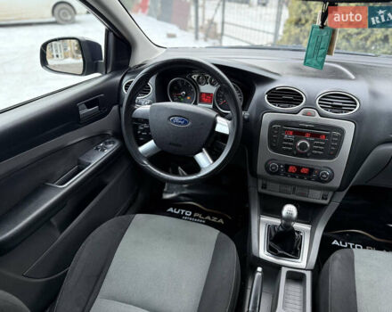 Синій Форд Фокус, об'ємом двигуна 1.6 л та пробігом 249 тис. км за 4900 $, фото 50 на Automoto.ua