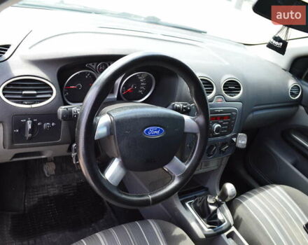 Синий Форд Фокус, объемом двигателя 1.56 л и пробегом 281 тыс. км за 4950 $, фото 5 на Automoto.ua