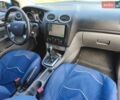 Синий Форд Фокус, объемом двигателя 2 л и пробегом 299 тыс. км за 5300 $, фото 5 на Automoto.ua