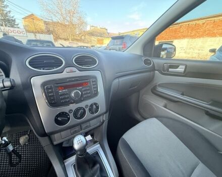 Синий Форд Фокус, объемом двигателя 1.6 л и пробегом 277 тыс. км за 5400 $, фото 6 на Automoto.ua