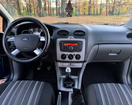 Синий Форд Фокус, объемом двигателя 1.6 л и пробегом 318 тыс. км за 5200 $, фото 13 на Automoto.ua