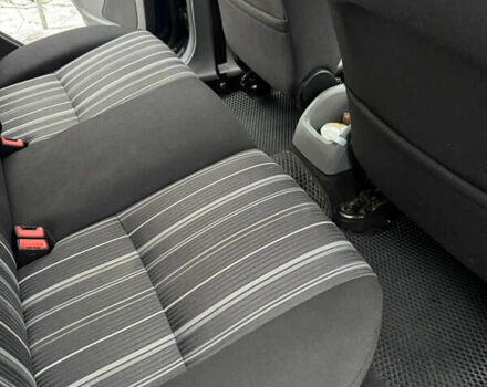 Синій Форд Фокус, об'ємом двигуна 1.6 л та пробігом 318 тис. км за 4600 $, фото 21 на Automoto.ua