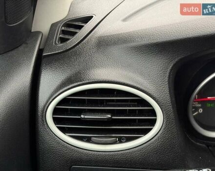 Синий Форд Фокус, объемом двигателя 1.6 л и пробегом 150 тыс. км за 6250 $, фото 21 на Automoto.ua