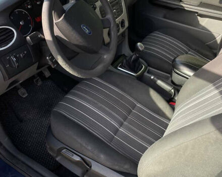 Синий Форд Фокус, объемом двигателя 1.56 л и пробегом 200 тыс. км за 3850 $, фото 19 на Automoto.ua