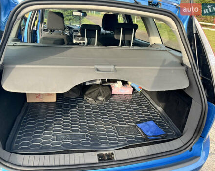 Синій Форд Фокус, об'ємом двигуна 2 л та пробігом 309 тис. км за 6800 $, фото 19 на Automoto.ua