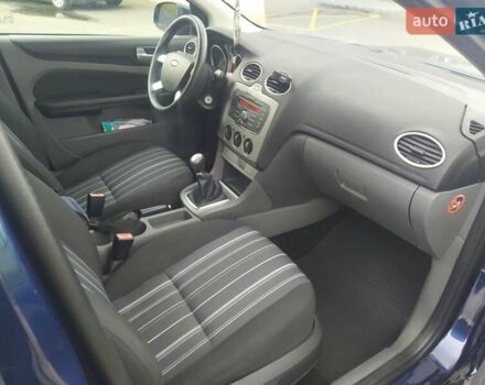 Синий Форд Фокус, объемом двигателя 1.6 л и пробегом 269 тыс. км за 5500 $, фото 21 на Automoto.ua