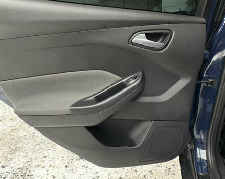 Синій Форд Фокус, об'ємом двигуна 1.6 л та пробігом 277 тис. км за 6100 $, фото 12 на Automoto.ua