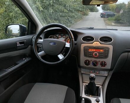 Синий Форд Фокус, объемом двигателя 1.6 л и пробегом 180 тыс. км за 6100 $, фото 10 на Automoto.ua