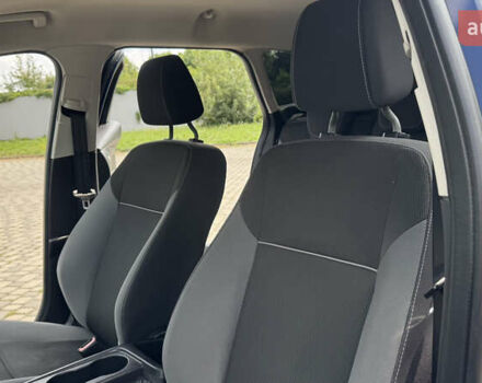 Синій Форд Фокус, об'ємом двигуна 1.6 л та пробігом 236 тис. км за 6450 $, фото 35 на Automoto.ua