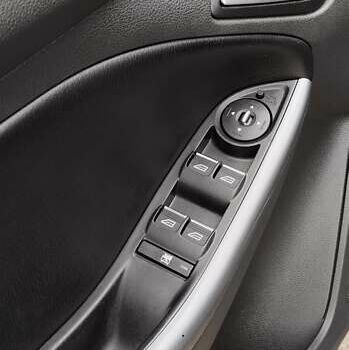 Синий Форд Фокус, объемом двигателя 1.6 л и пробегом 252 тыс. км за 8800 $, фото 12 на Automoto.ua