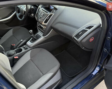 Синий Форд Фокус, объемом двигателя 1.6 л и пробегом 217 тыс. км за 7050 $, фото 12 на Automoto.ua