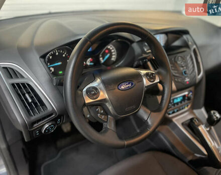 Синій Форд Фокус, об'ємом двигуна 1.6 л та пробігом 217 тис. км за 8350 $, фото 9 на Automoto.ua