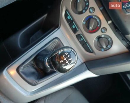 Синій Форд Фокус, об'ємом двигуна 1.6 л та пробігом 243 тис. км за 7300 $, фото 21 на Automoto.ua