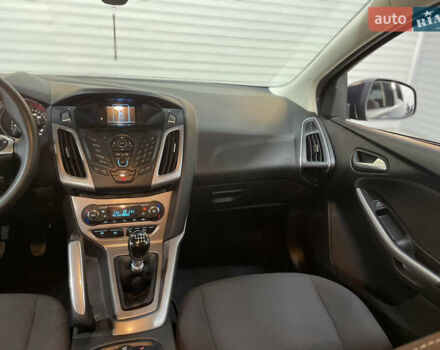 Синій Форд Фокус, об'ємом двигуна 1.6 л та пробігом 217 тис. км за 8350 $, фото 38 на Automoto.ua