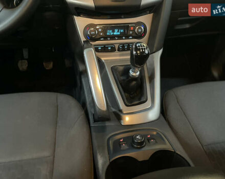 Синій Форд Фокус, об'ємом двигуна 1.6 л та пробігом 217 тис. км за 8350 $, фото 37 на Automoto.ua